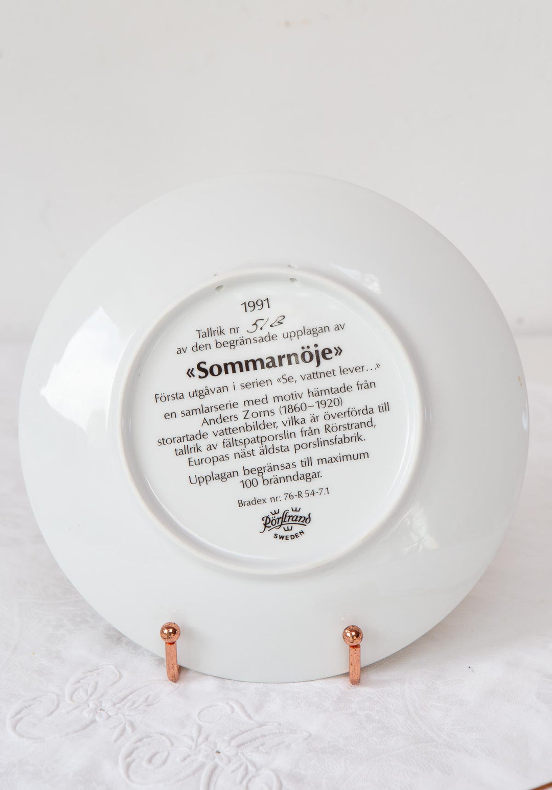 Plato decorativo porcelana sueca Rörstrand "Sommernoje" Anders Zorns 1991