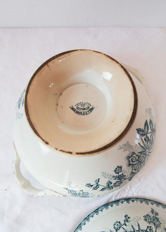 Antigua sopera francesa terre de fer " Margot" L'Amandinoise c. 1900