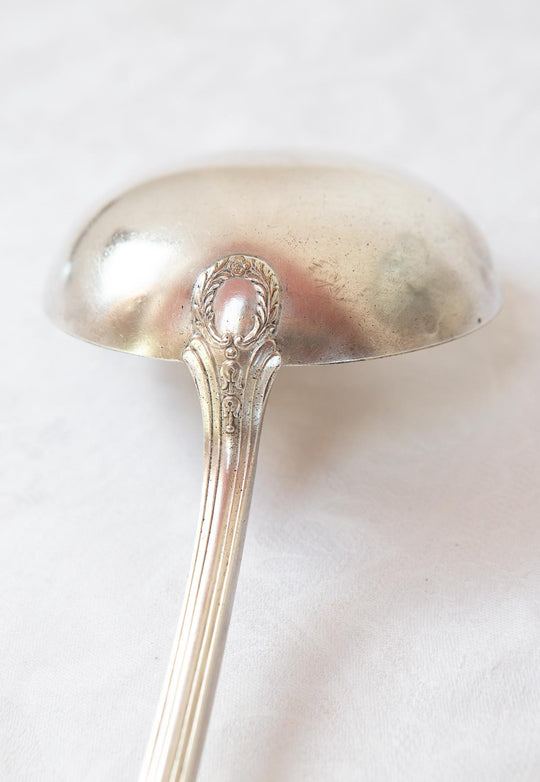 Antiguo cucharón francés metal baño plata Empire Apollo "metal argenté"