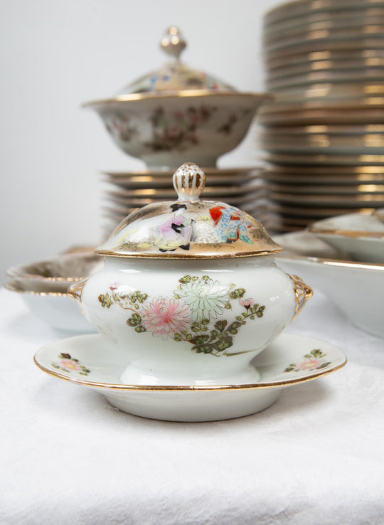 Vajilla porcelana japonesa KUTANI periodo Showa c. 1930-50 "Geishas y Fuji" (81 PIEZAS)