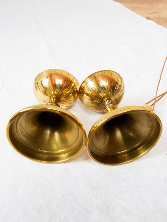 Pareja candeleros suecos latón Ydstal Metalc. 1970s (10,5 cm)