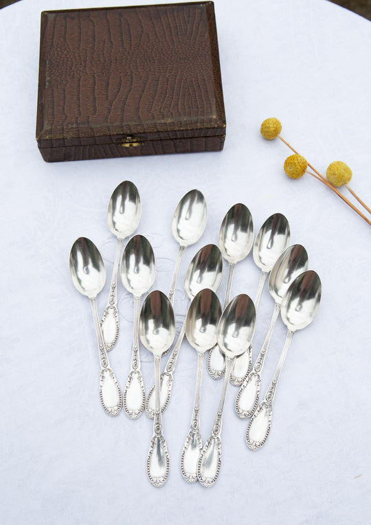 Juego de 12 cucharillas francesas estilo Imperio metal baño plata en estuche