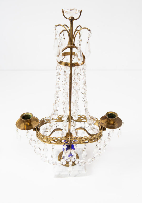 Candelabro de mesa sueco estilo gustaviano latón y cristal c. 1970s