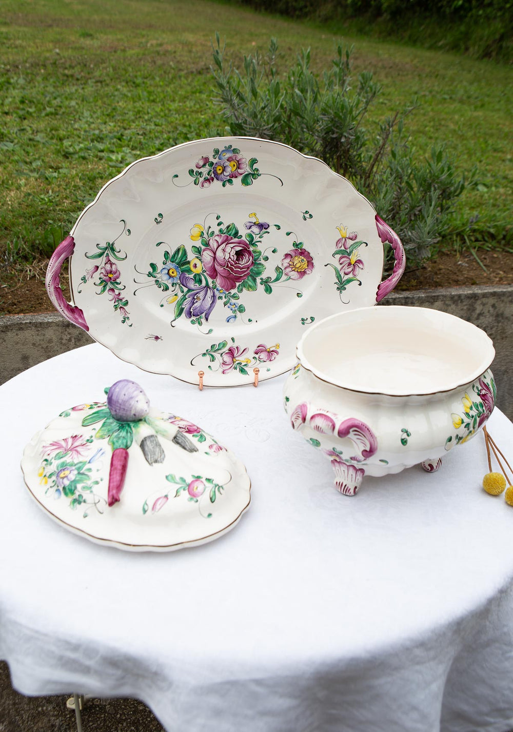 Antigua sopera con fuente de loza francesa "Faïence de l'Est" Henri Chaumeil c. 1910