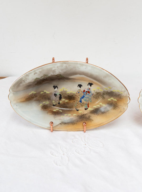 2 rabaneras porcelana japonesa KUTANI periodo Showa c. 1930-50 "Geishas y Fuji"