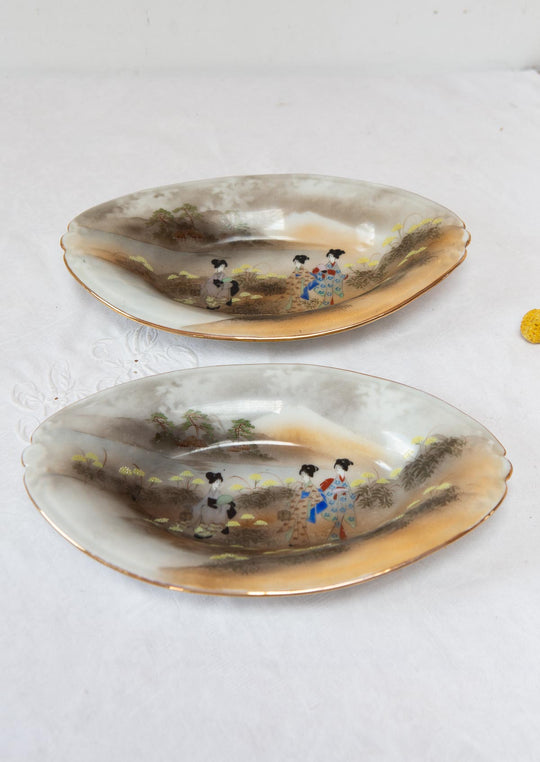 2 rabaneras porcelana japonesa KUTANI periodo Showa c. 1930-50 "Geishas y Fuji"