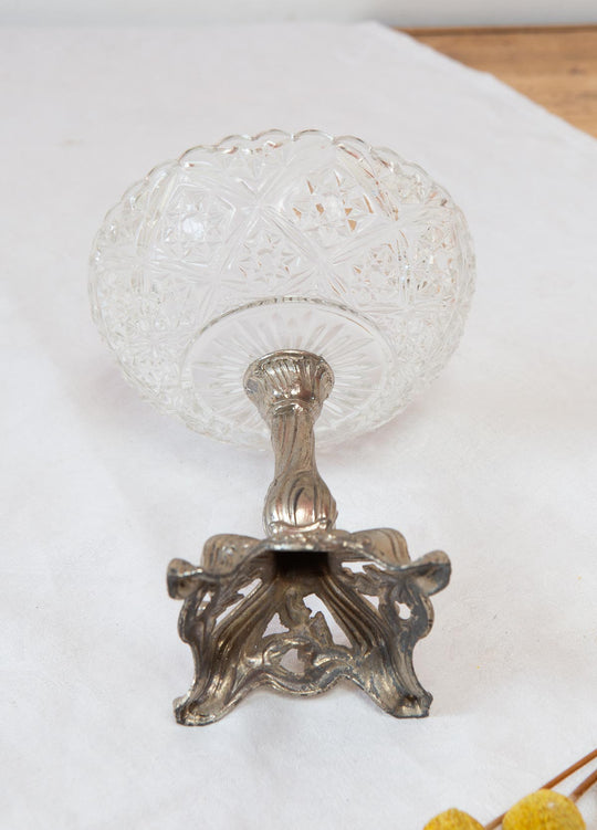 Pequeña copa de presentación francesa en vidrio prensado y metal c. 1900