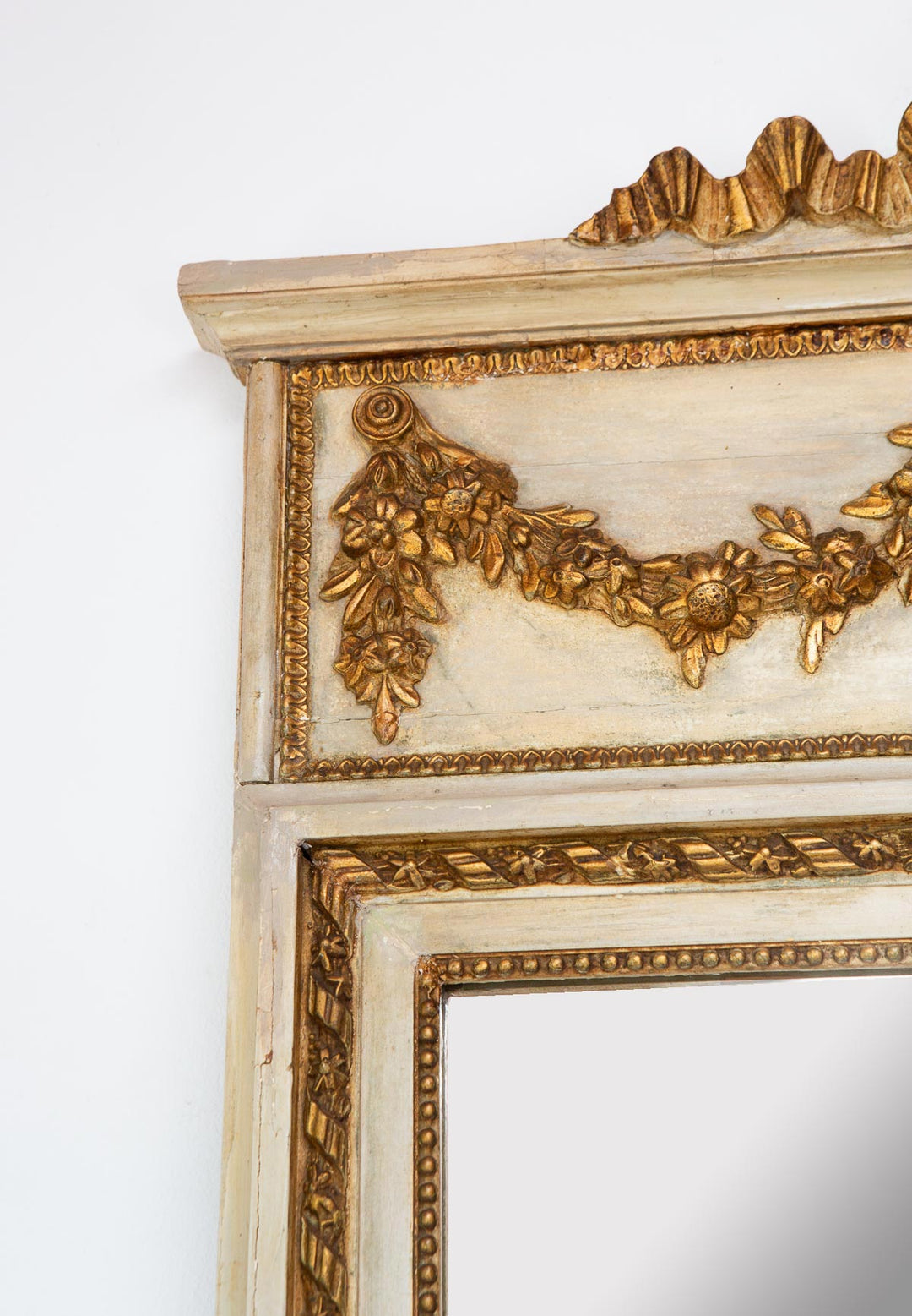 Antiguo espejo trumeau francés estilo Louis XVI con copete y lazo c. 1900 (127*75 cm)