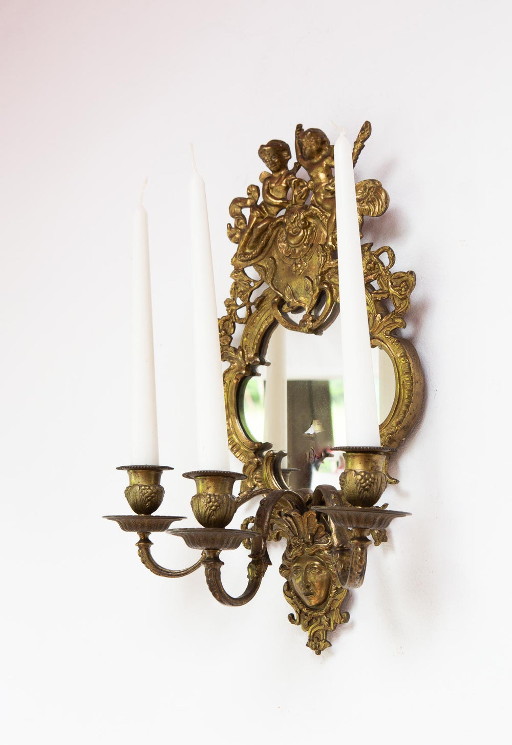 Grandes candelabros pared franceses con espejo, putti y mascarón c. 1880 (x UNIDAD)