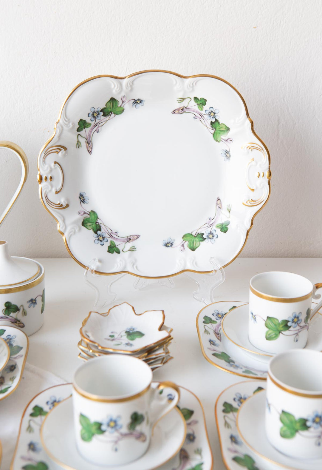 Juego porcelana sueca Hackefors PARA 12 "Anemone Hepatica" c. 1970 (49 PIEZAS)