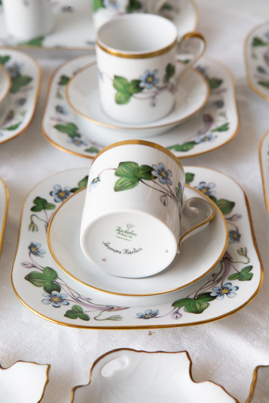 Juego porcelana sueca Hackefors PARA 12 "Anemone Hepatica" c. 1970 (49 PIEZAS)