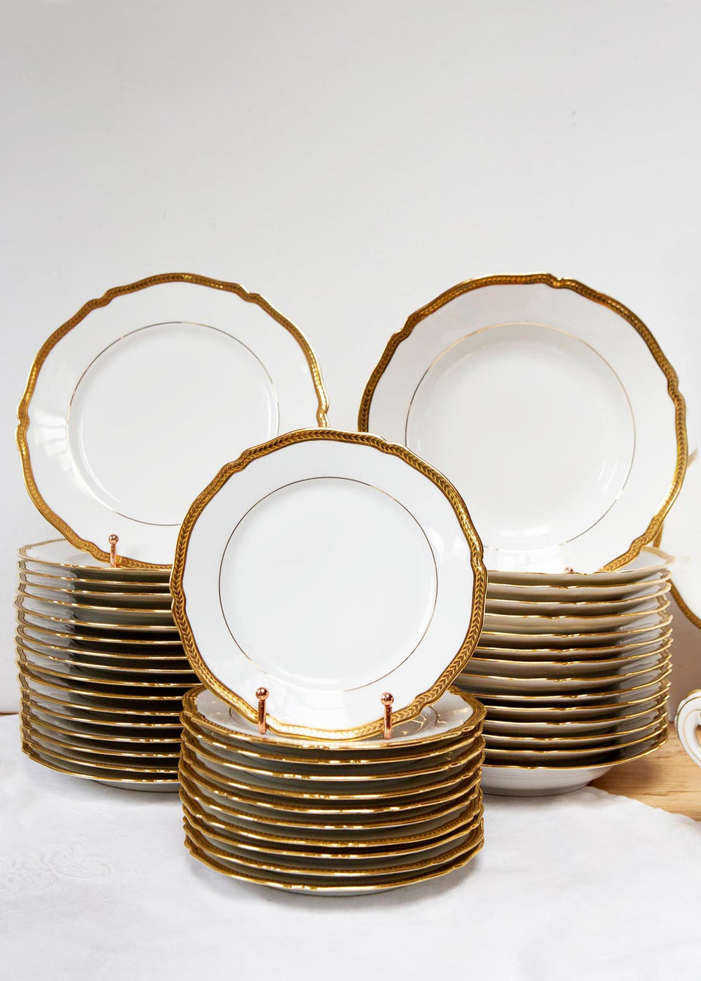 Vajilla francesa porcelana Limoges Unique filo dorado c. 1950s (53 PIEZAS)