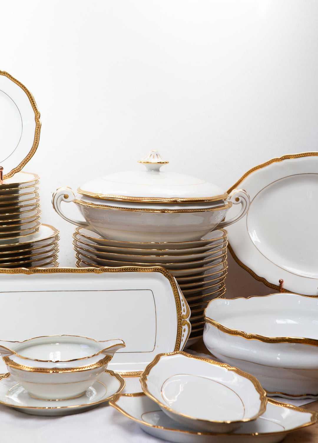 Vajilla francesa porcelana Limoges Unique filo dorado c. 1950s (53 PIEZAS)