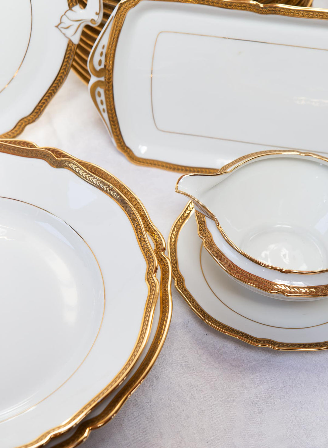 Vajilla francesa porcelana Limoges Unique filo dorado c. 1950s (53 PIEZAS)