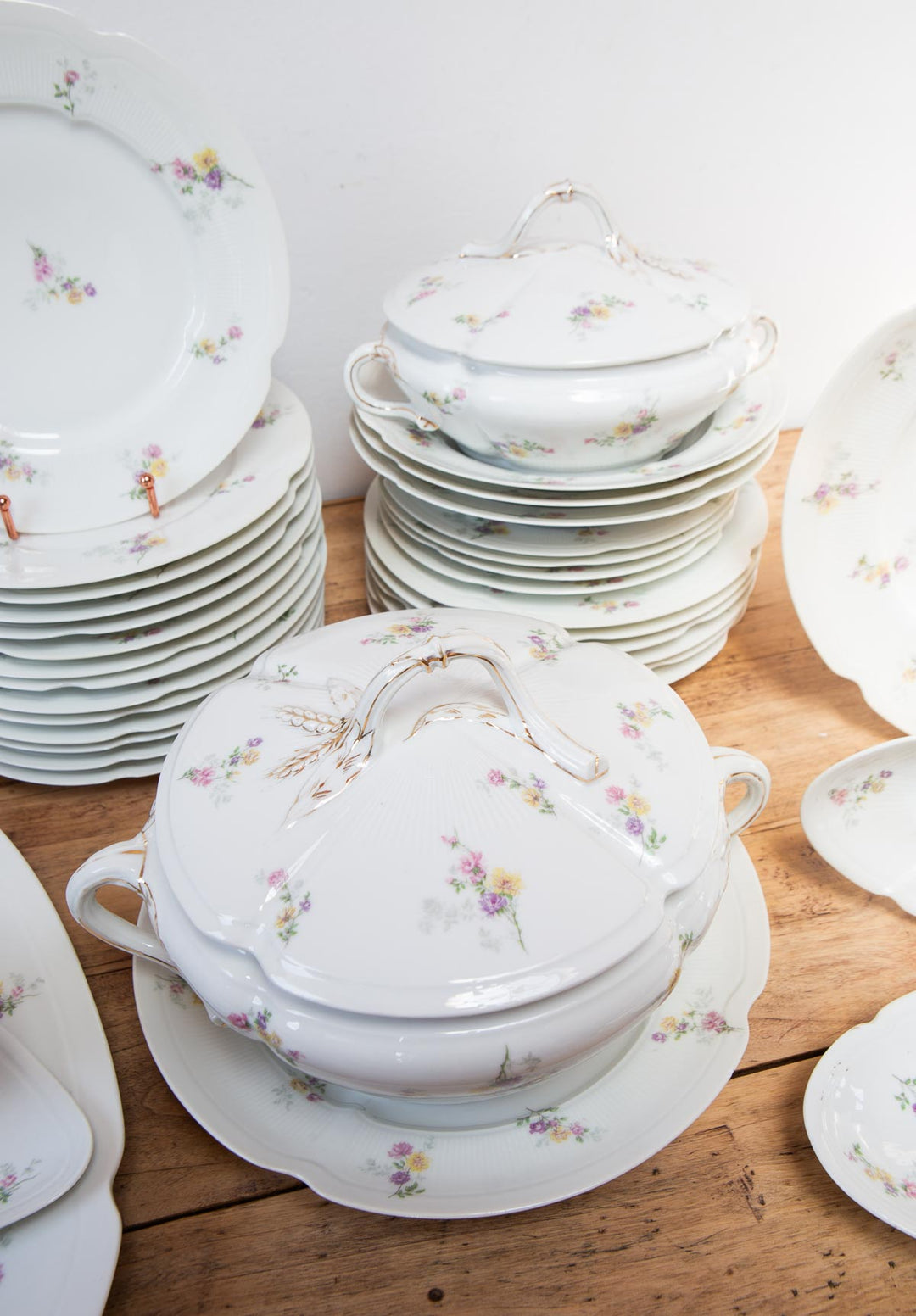 Antigua vajilla francesa porcelana Limoges florecillas (39 PIEZAS)