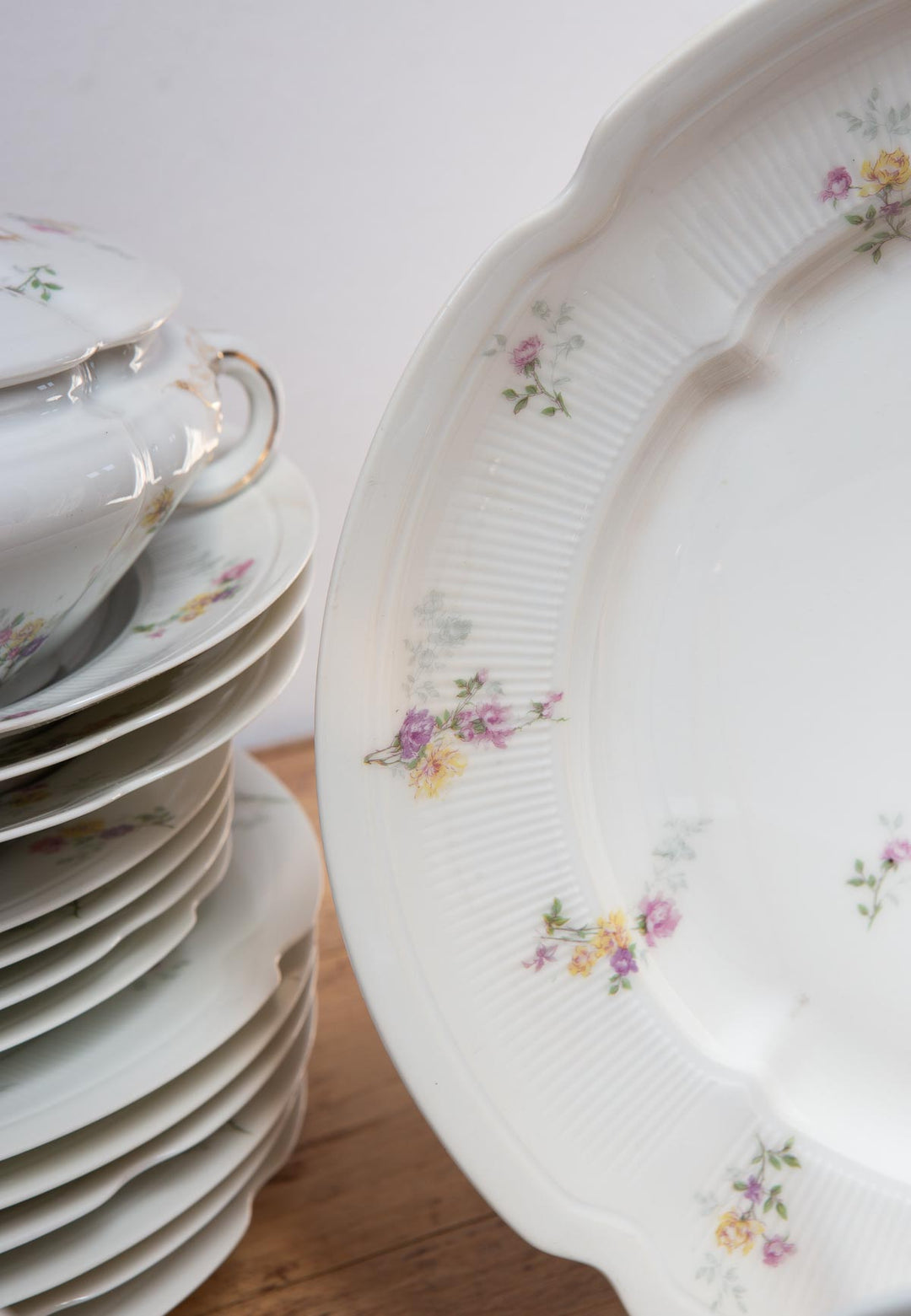 Antigua vajilla francesa porcelana Limoges florecillas (39 PIEZAS)