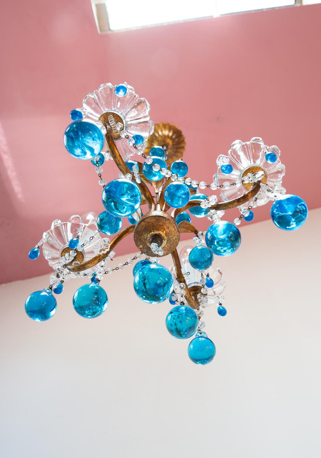 Chandelier italiano metal dorado gotas cristal Murano azul turquesa c. 1960 (26 cm)
