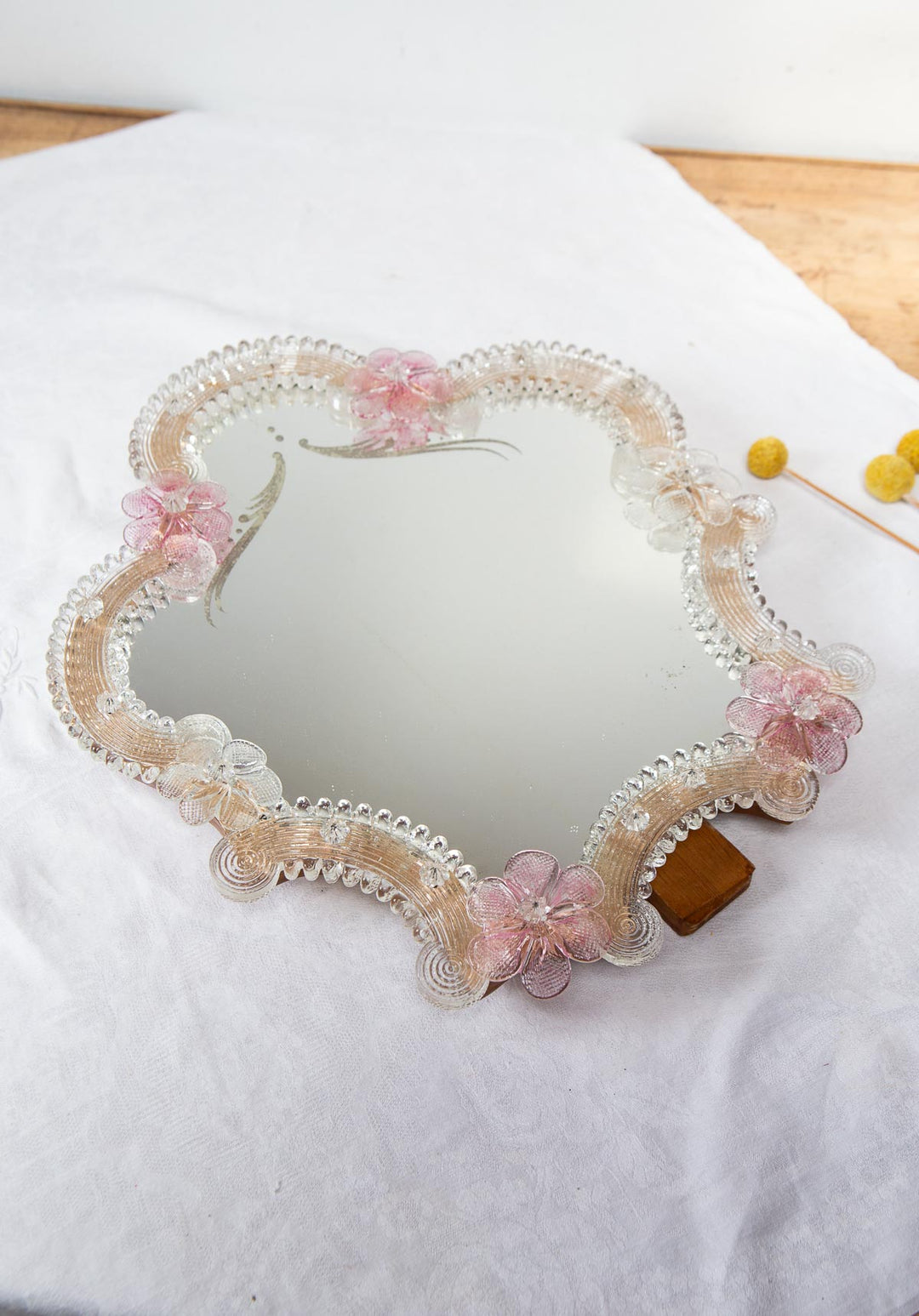 Espejo de tocador o mural cristal Murano flores rosa c. 1950 (36*31 cm)
