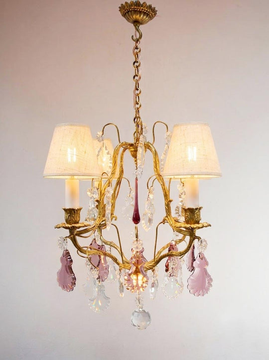 Chandelier francés bronce con cristales violetas c. 1970s (37 cm)