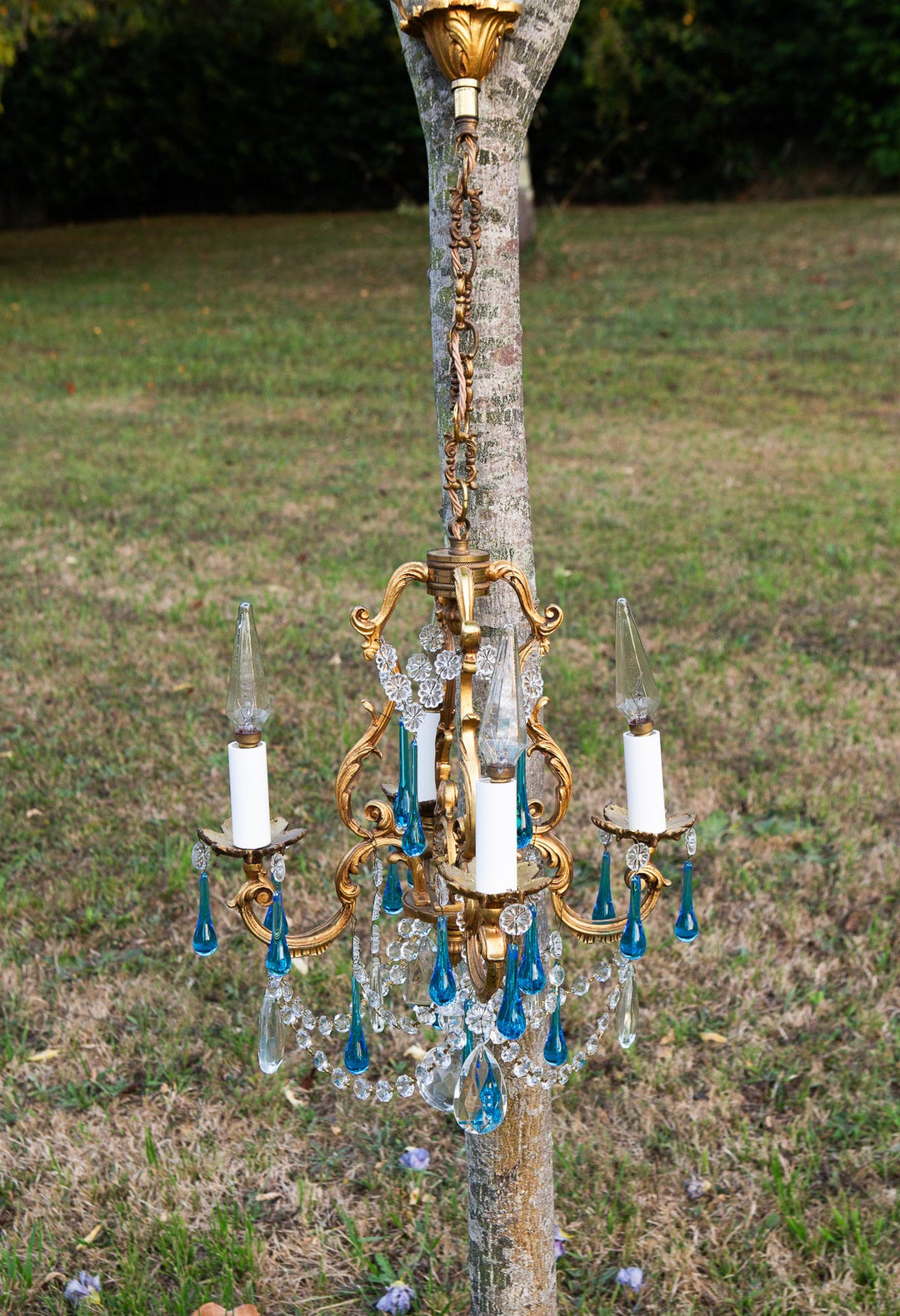 Antiguo chandelier francés bronce gotas Murano azul c. 1950/60s (37 cm)