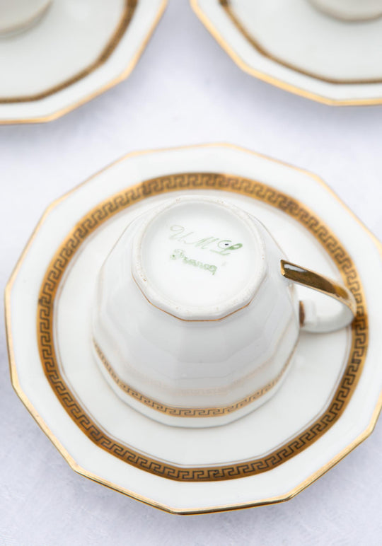 Juego de café PARA 8 porcelana Limoges filo dorado greca clásica (19 PIEZAS)