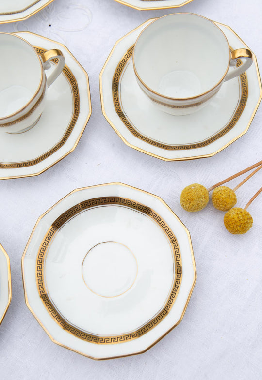 Juego de café PARA 8 porcelana Limoges filo dorado greca clásica (19 PIEZAS)