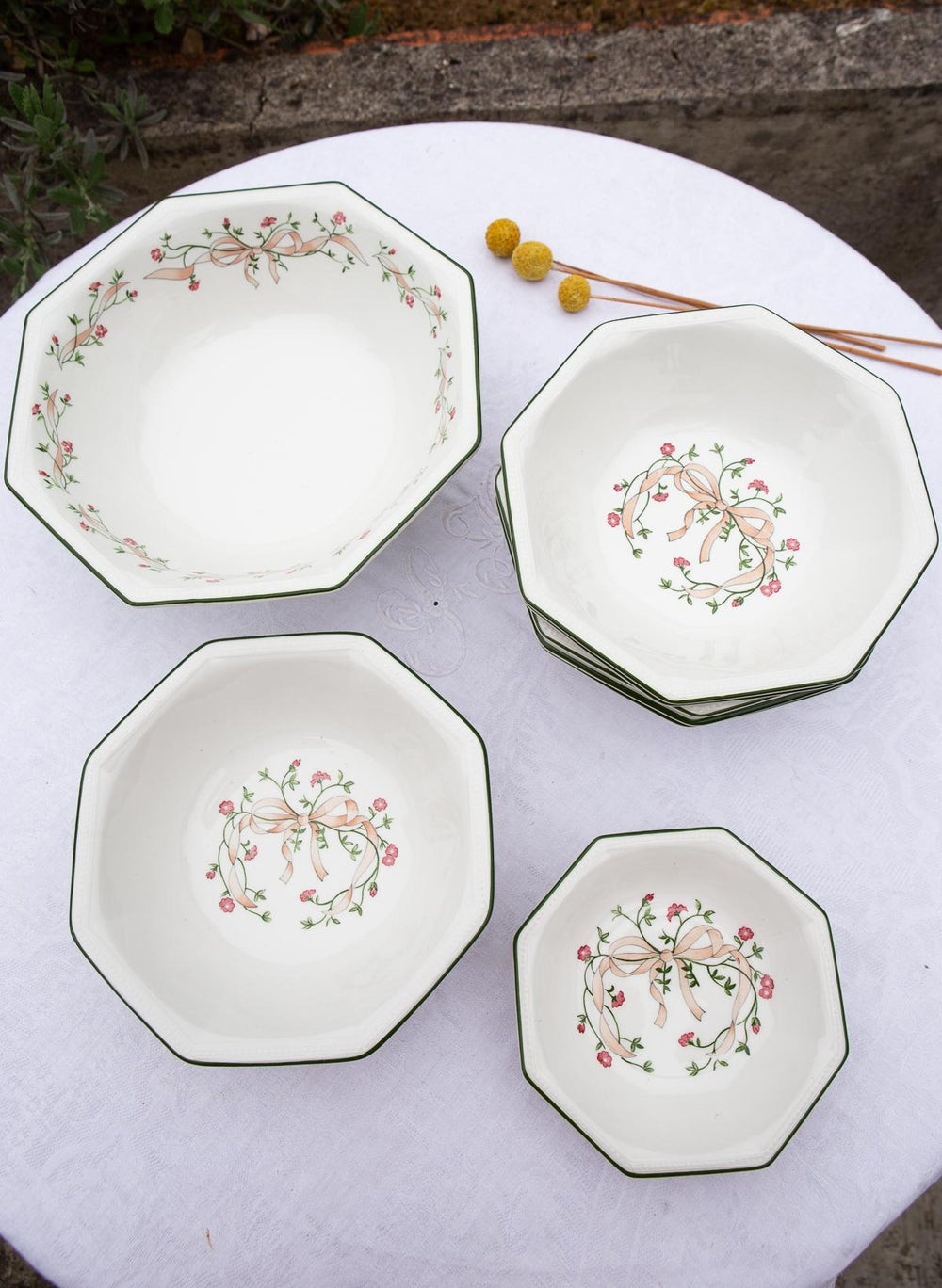 Juego de loza inglesa para 7 "Eternal Beau" Johnson Bros c. 1980s (9 PIEZAS)