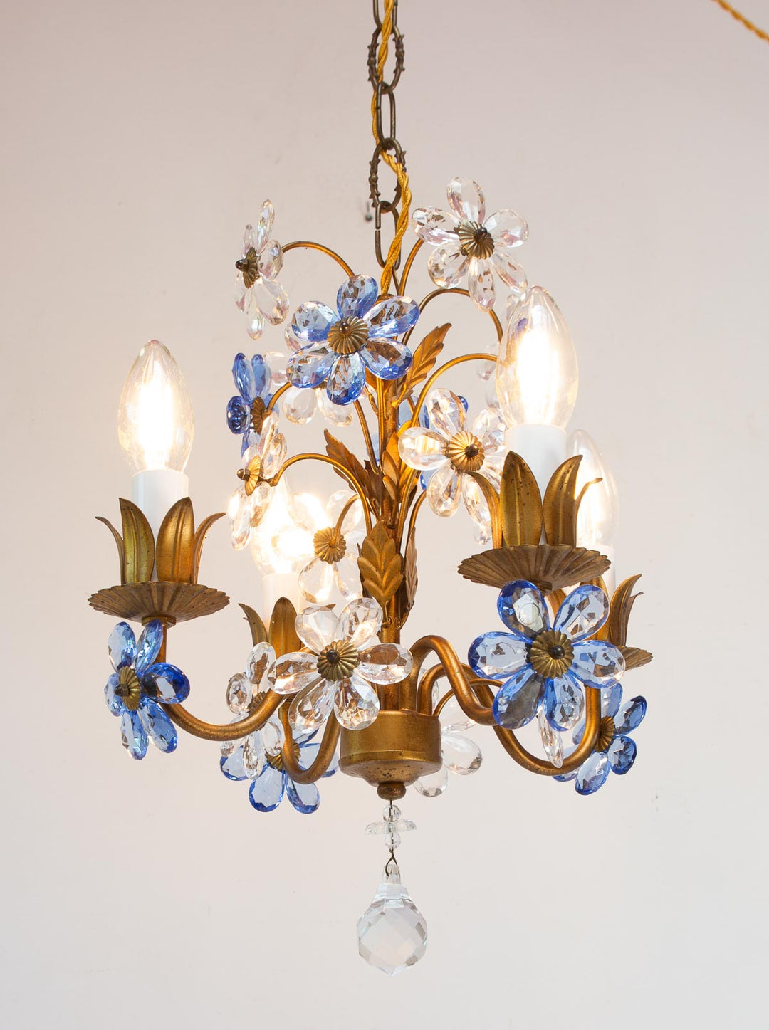 Chandelier italiano metal dorado flores cristal azul c. 1970 (24 cm)