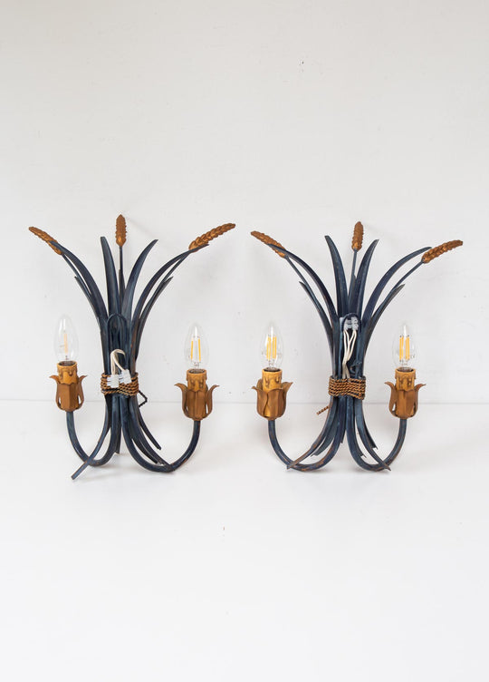 Pareja apliques italianos metal dorado hojas y espigas azul y dorado c. 1980 (40*32 cm)