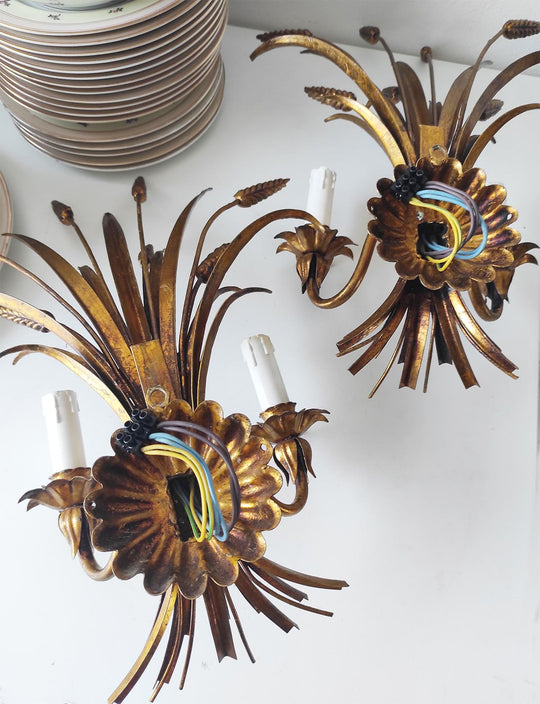 Pareja apliques italianos metal dorado hojas y espigas c. 1960/70 (49*38 cm)