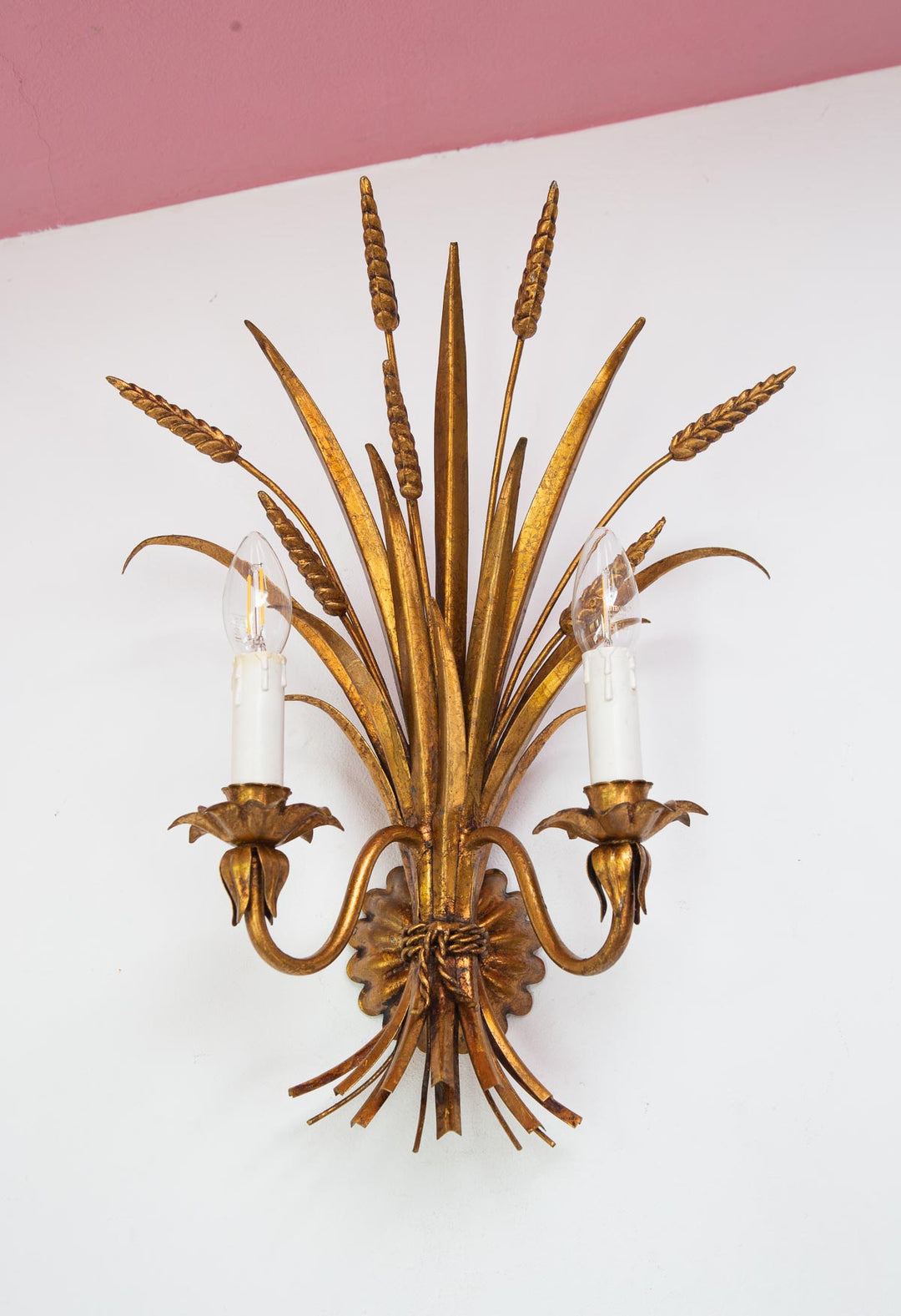 Pareja apliques italianos metal dorado hojas y espigas c. 1960/70 (49*38 cm)