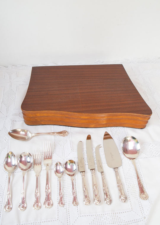 cuberteria inglesa Smith Seymour Sheffield kings pattern metal bano plata en estuche madera caoba