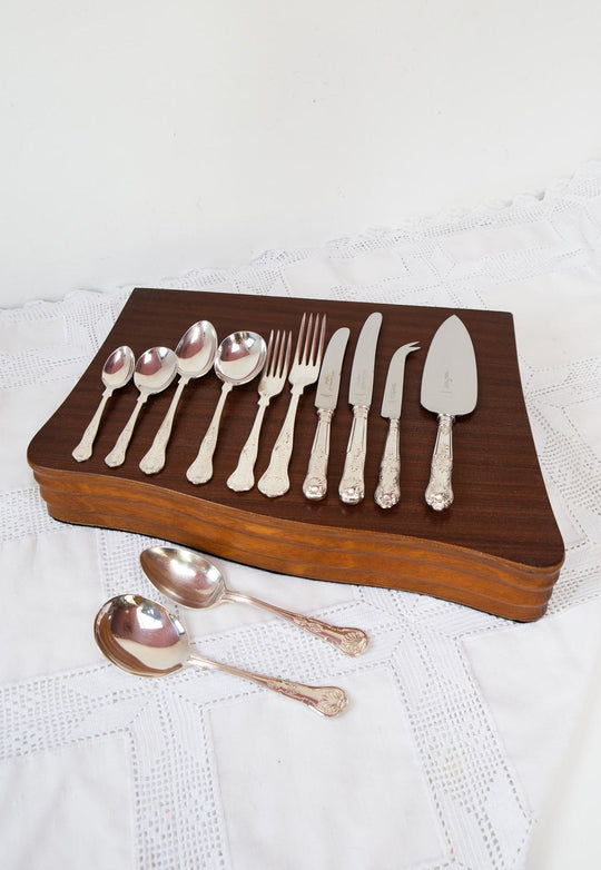 Cubertería inglesa PARA 6 Smith Seymour Ltd SHEFFIELD en estuche c. 1960s (52 PIEZAS)