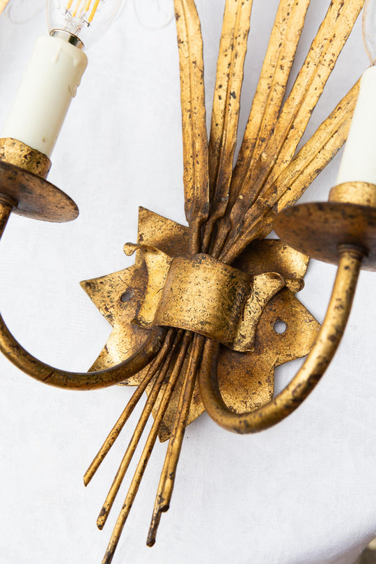 Pareja apliques franceses metal dorado hojas c. 1950s (60*24 cm)