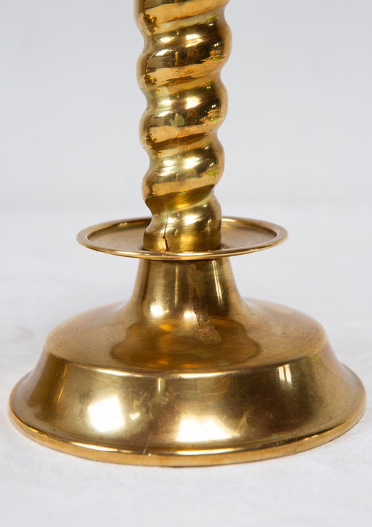 Pareja candeleros suecos latón dorado espiral Gottfrid Carlsson Eskilstuna c. 1950 (16 cm)
