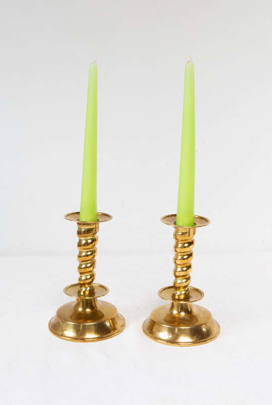 Pareja candeleros suecos latón dorado espiral Gottfrid Carlsson Eskilstuna c. 1950 (16 cm)