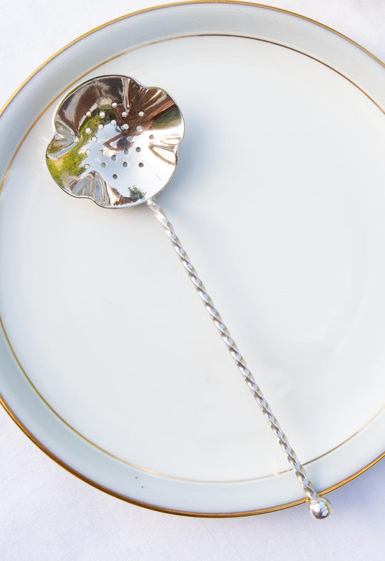 Cucharilla espolvoreadora "sifter" sueca metal baño plata