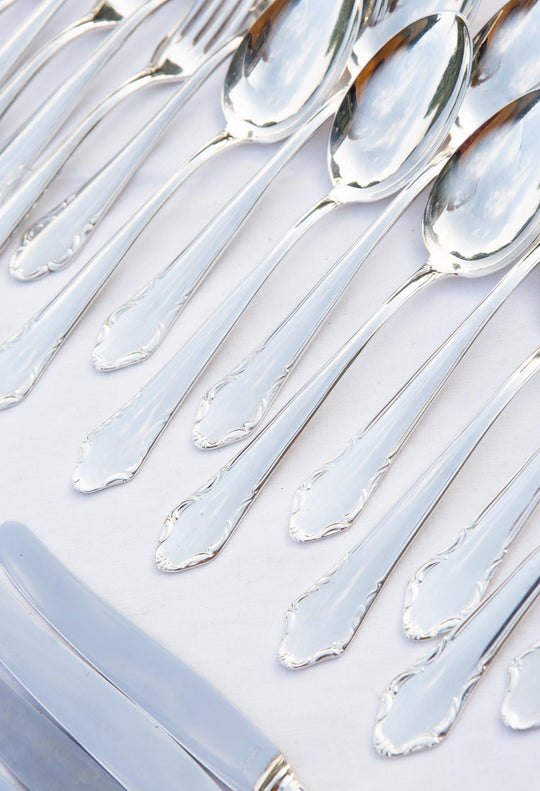 Cubiertos ENTRANTES PARA 12 metal baño plata Lecko c. 1960s (44 PIEZAS)