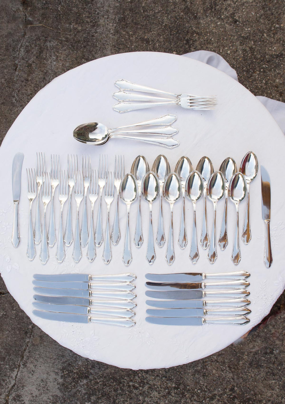 Cubiertos ENTRANTES PARA 12 metal baño plata Lecko c. 1960s (44 PIEZAS)