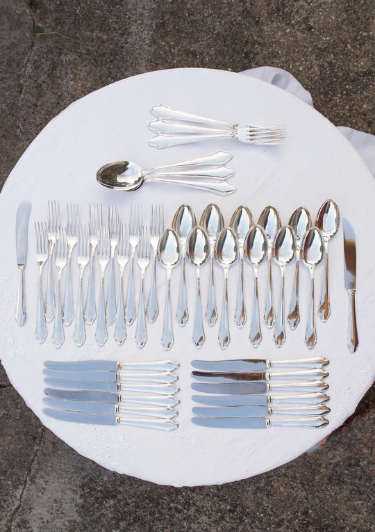 Cubiertos ENTRANTES PARA 12 metal baño plata Lecko c. 1960s (44 PIEZAS)