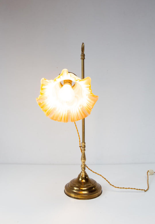 Antigua lámpara de mesa estilo art nouveau francesa aprox. 1920/30 con tulipa