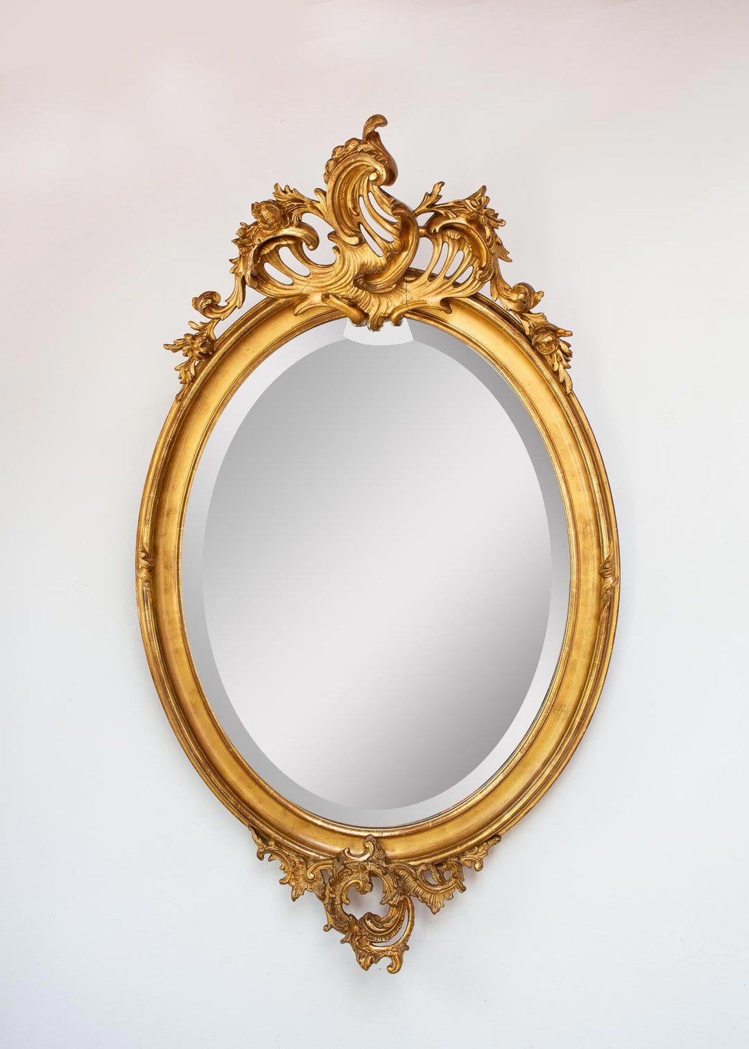 Antiguo espejo dorado francés estilo Louis XV/Isabelino con copete s. XIX (120*66 cm)