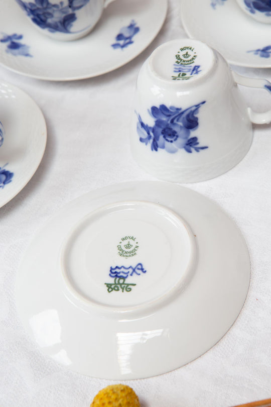 Juego de tazas moka porcelana danesa Royal Copenhagen "Blå Blomst" (10 SERVICIOS)