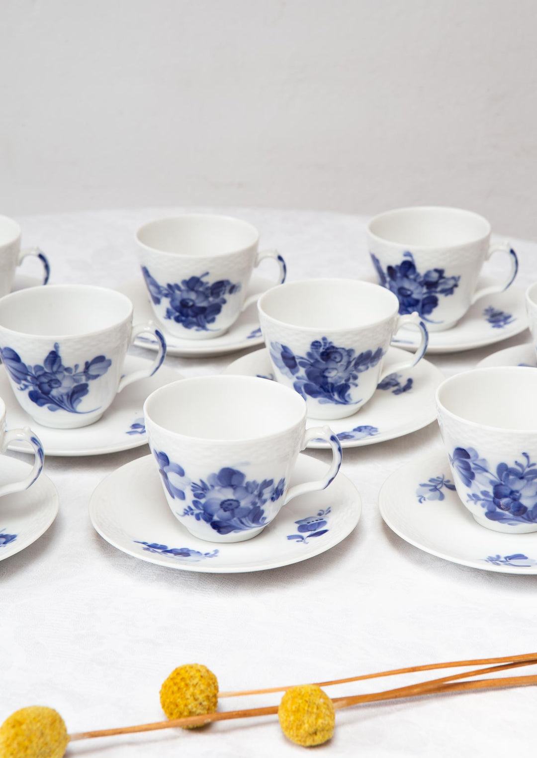 Juego de tazas moka porcelana danesa Royal Copenhagen "Blå Blomst" (10 SERVICIOS)