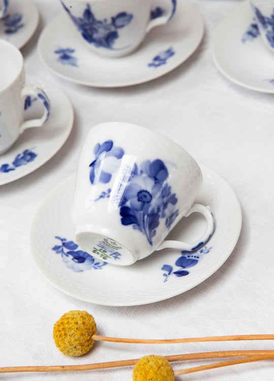 Juego de tazas moka porcelana danesa Royal Copenhagen "Blå Blomst" (10 SERVICIOS)