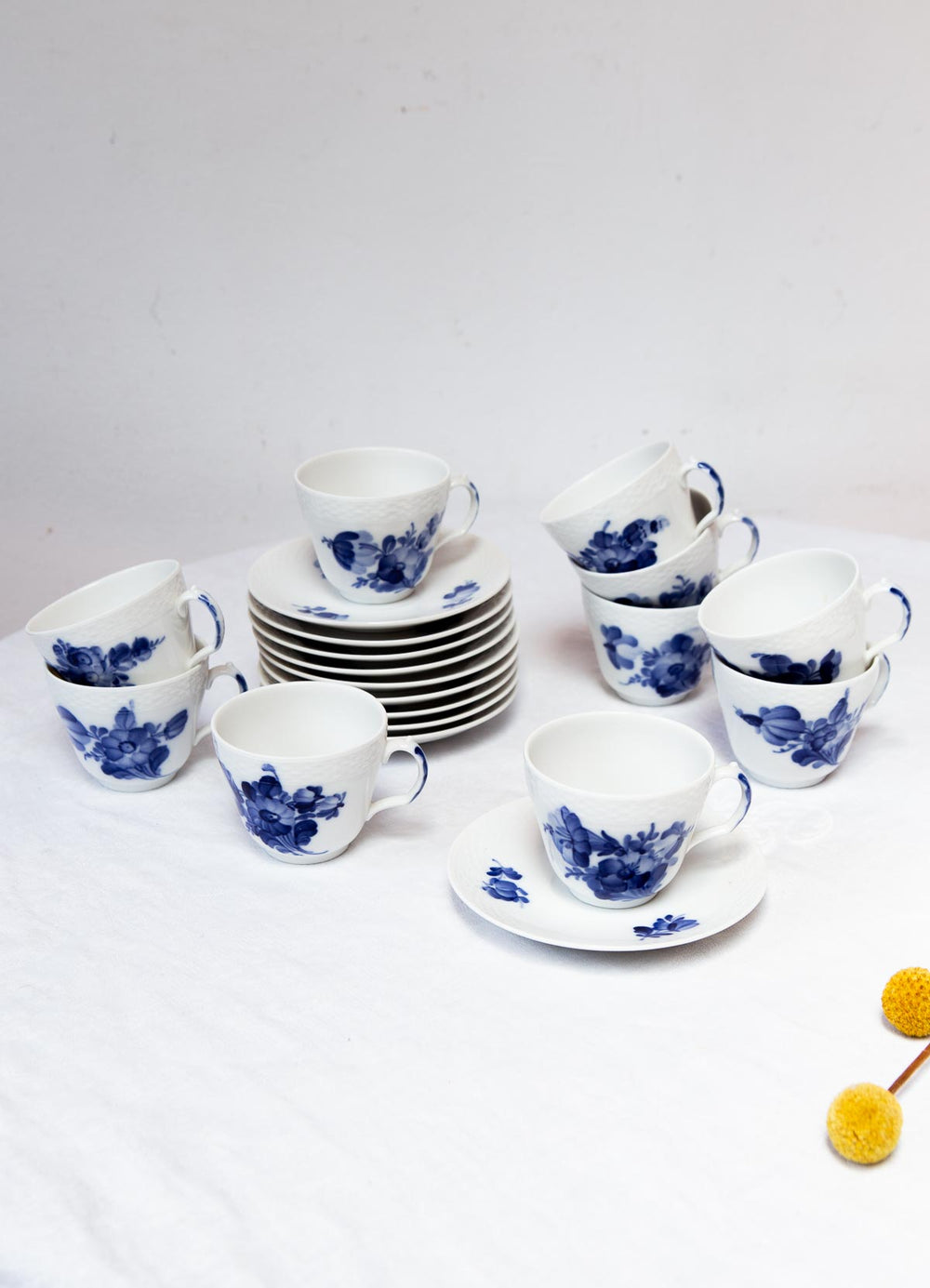 Juego de tazas moka porcelana danesa Royal Copenhagen "Blå Blomst" (10 SERVICIOS)