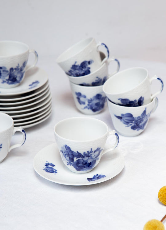 Juego de tazas moka porcelana danesa Royal Copenhagen "Blå Blomst" (10 SERVICIOS)