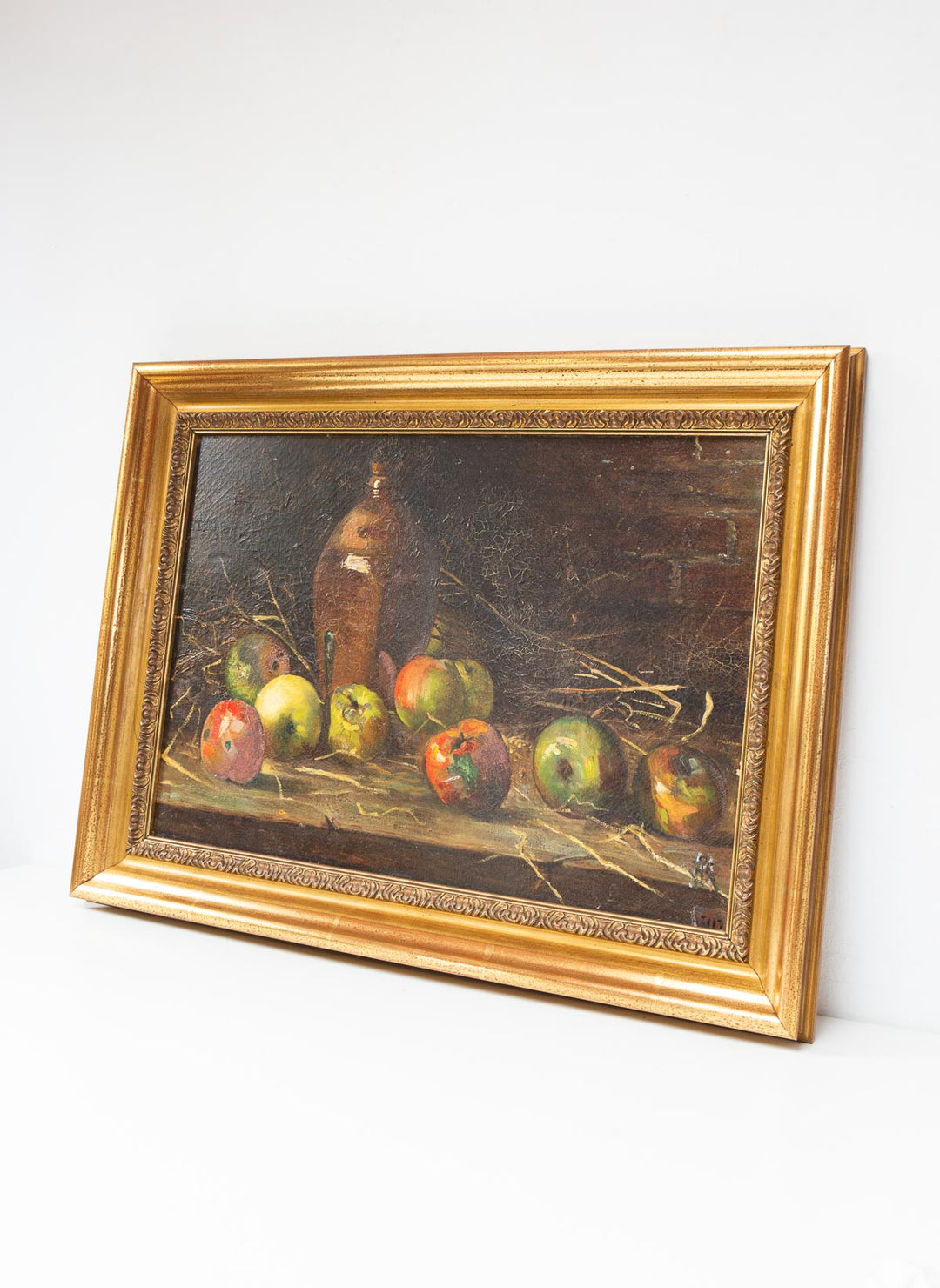 Bodegón con manzanas. Escuela francesa c. 1950. Marco dorado (75*57 cm)