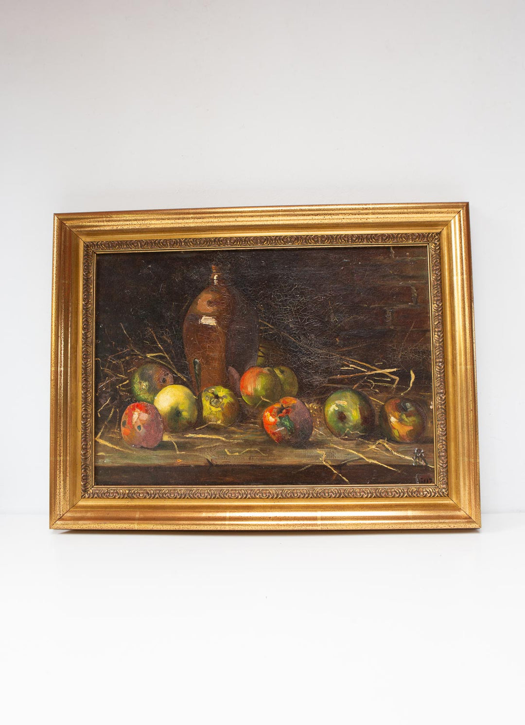 Bodegón con manzanas. Escuela francesa c. 1950. Marco dorado (75*57 cm)