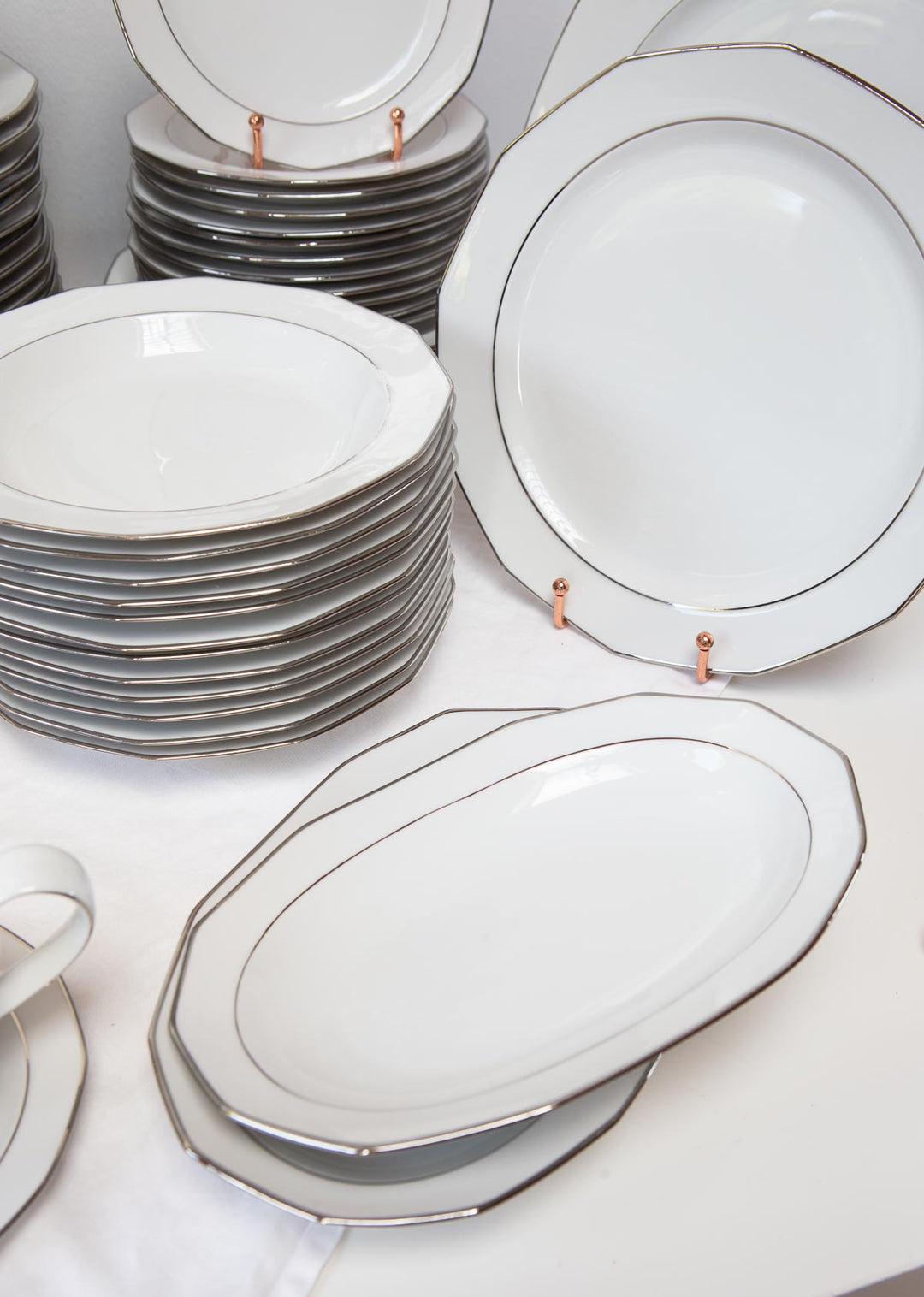 Vajilla alemana para 12 porcelana Winteling Bavaria "Heirloom Platinum" s. XX (57 PIEZAS)